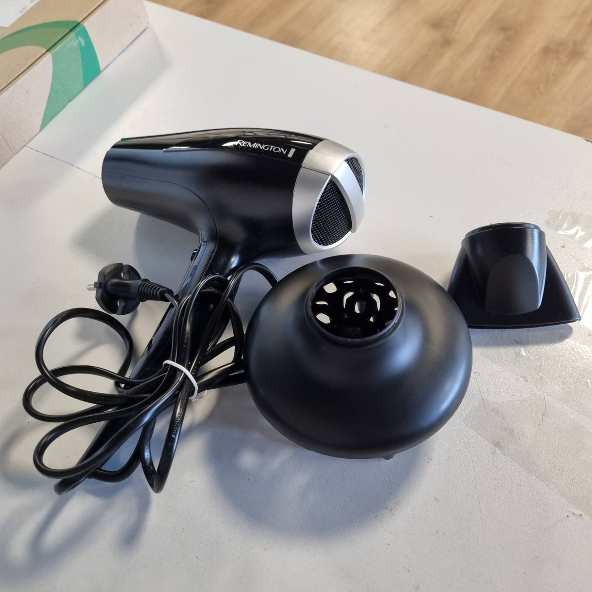 303190 - REMINGTON Pro Air-Shine Tharëse flokësh - 2300 W, Unazë Turmaline Qeramike, 3 Cilësime Ngrohjeje, 2 Cilësime Ventilatorit, Cool Shot - D5215 - E zezë