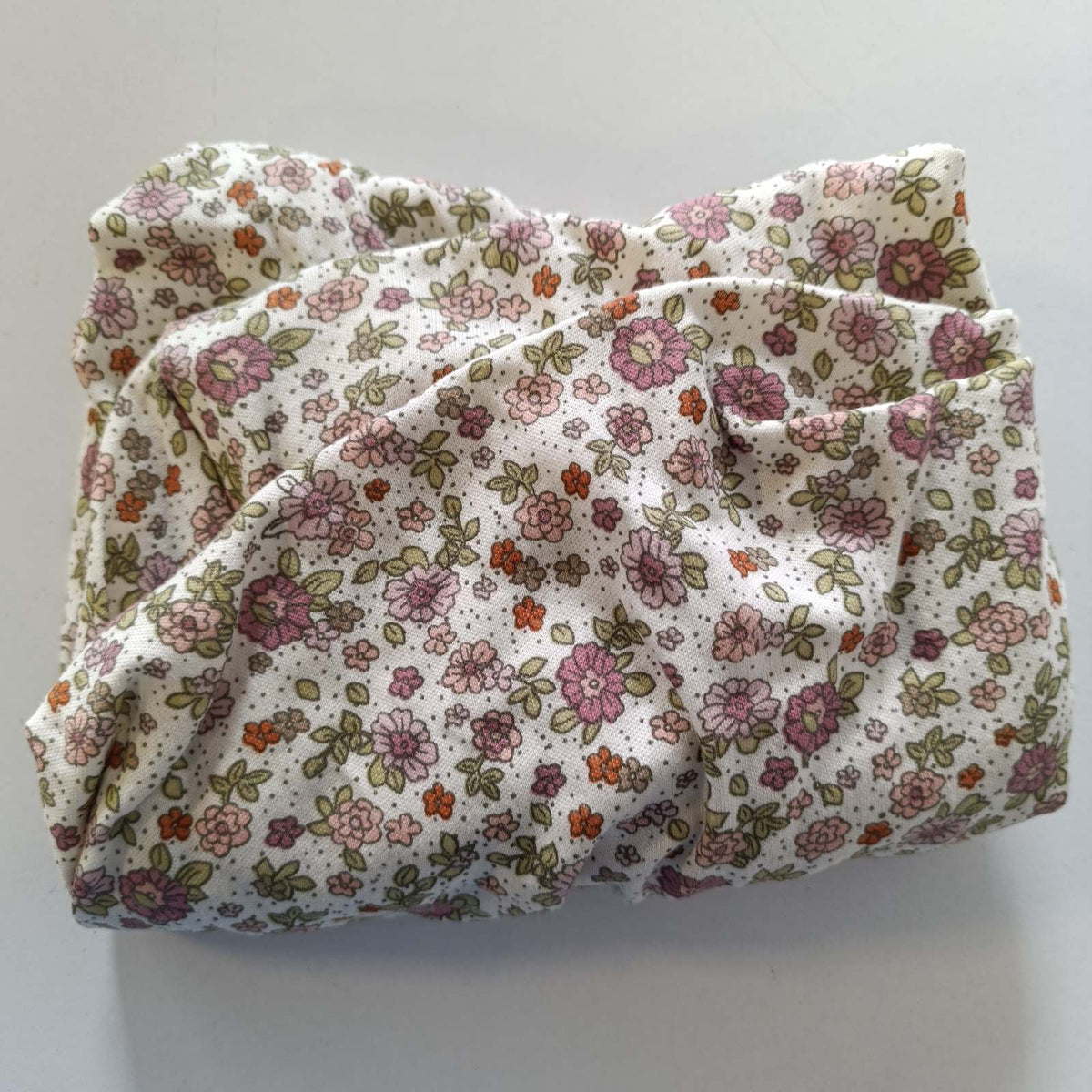 302475 - JOLLEIN Mbulesë për dyshek ndërrimi Jersey Retro Flowers 50 x 70 cm 022-503-67045