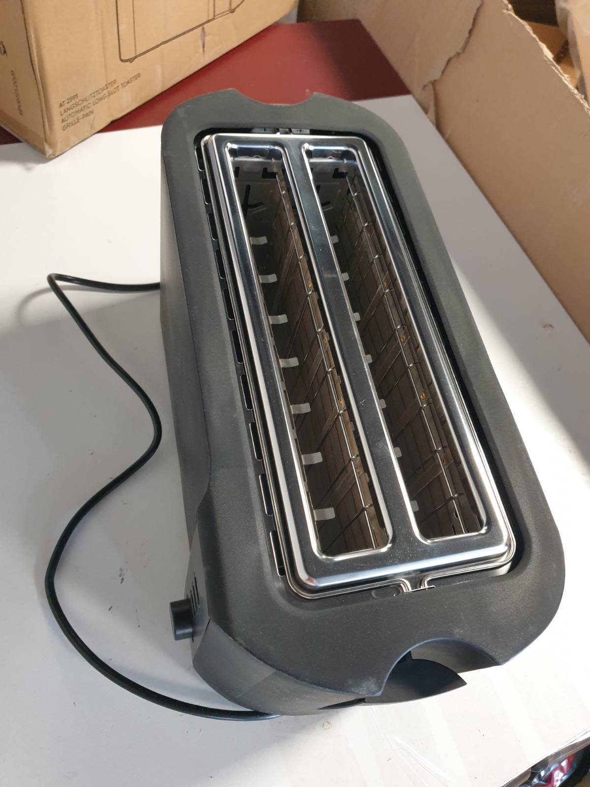 162462 - PHILIPS Toster i Inoksit me Fuqi 850W dhe Kapacitet për 2 Feta Buke