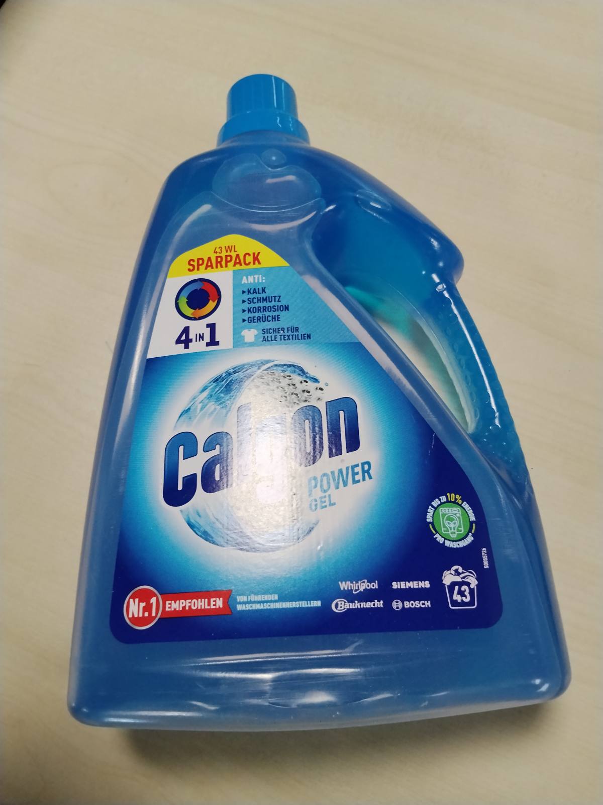 303318 - CALGON 4-NË-1 POWER GEL - 2.15 L, Efektiv Kundër Gëlqeres, Papastërtisë, Aromave dhe Korrozionit, Zbutës Mbrojtës Uji për Lavatriçe