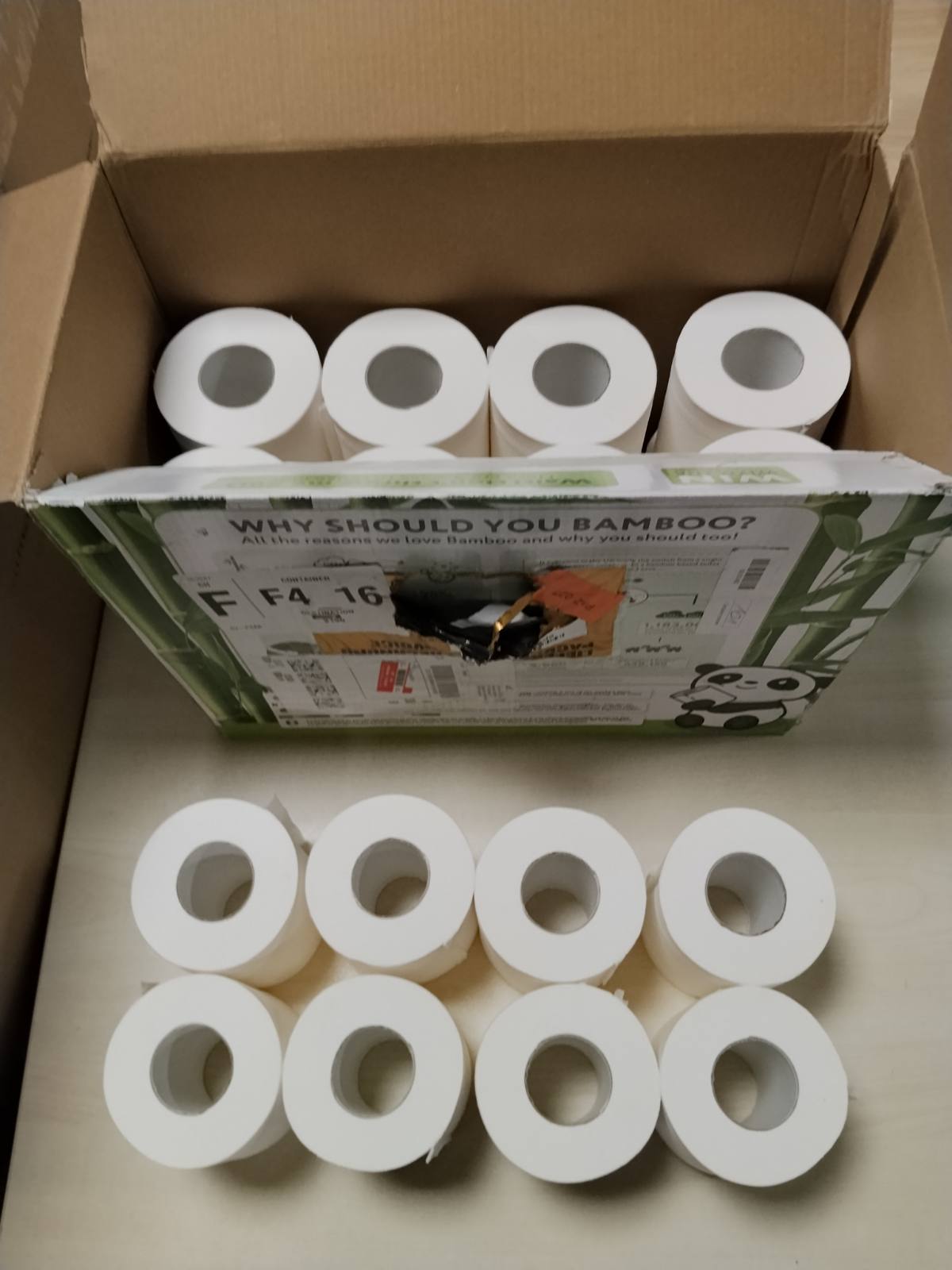 299510 - LETËR HIGJIENIKE PREJ BAMBU CHEEKY PANDA, 3 SHTRESA, 24 RROTULLA X 200 FLETË