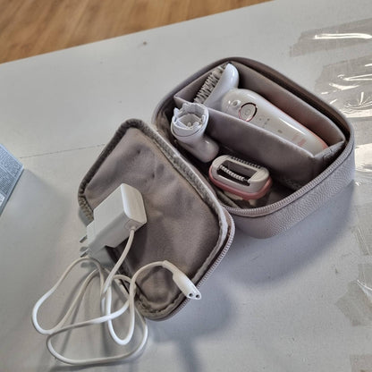 301618 - BRAUN Depilator Silk-épil 9 për Gra me Kokë Rrotulluese, heqje e lehtë e qimeve, lëkurë e lagësht dhe e tharë, rezistent ndaj ujit, përfshin kokat e rrobave dhe të makinës së shkurtimit, 9-030, e Bardhë/Rozë