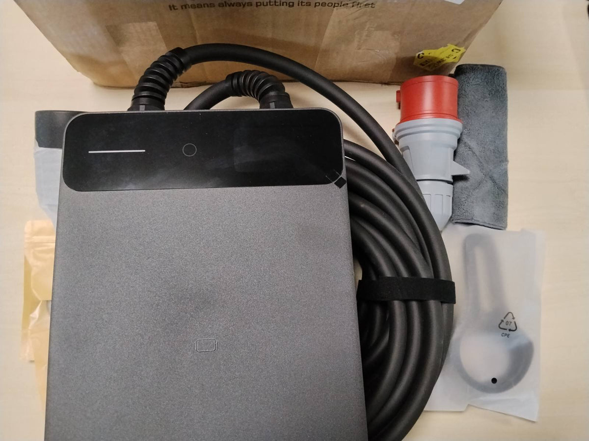 295275 - Stacion karikimi për automjete elektrike 22kW i kontrolluar nga aplikacioni [6-32A, trefazor] Kuti muri 22kW me kabllo 12.5m të tipit 2, RFID, Stacion karikimi me RCD të tipit B dhe IP54 për E-208 dhe BEV/PHEV të tjera, i zi
