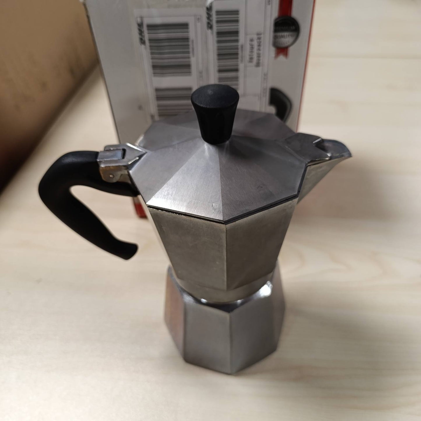 217778 - BIALETTI - Makinë Espressoje Moka Express Iconic në Sobë, Alumini, 270 ml, Argjendtë/E Zezë