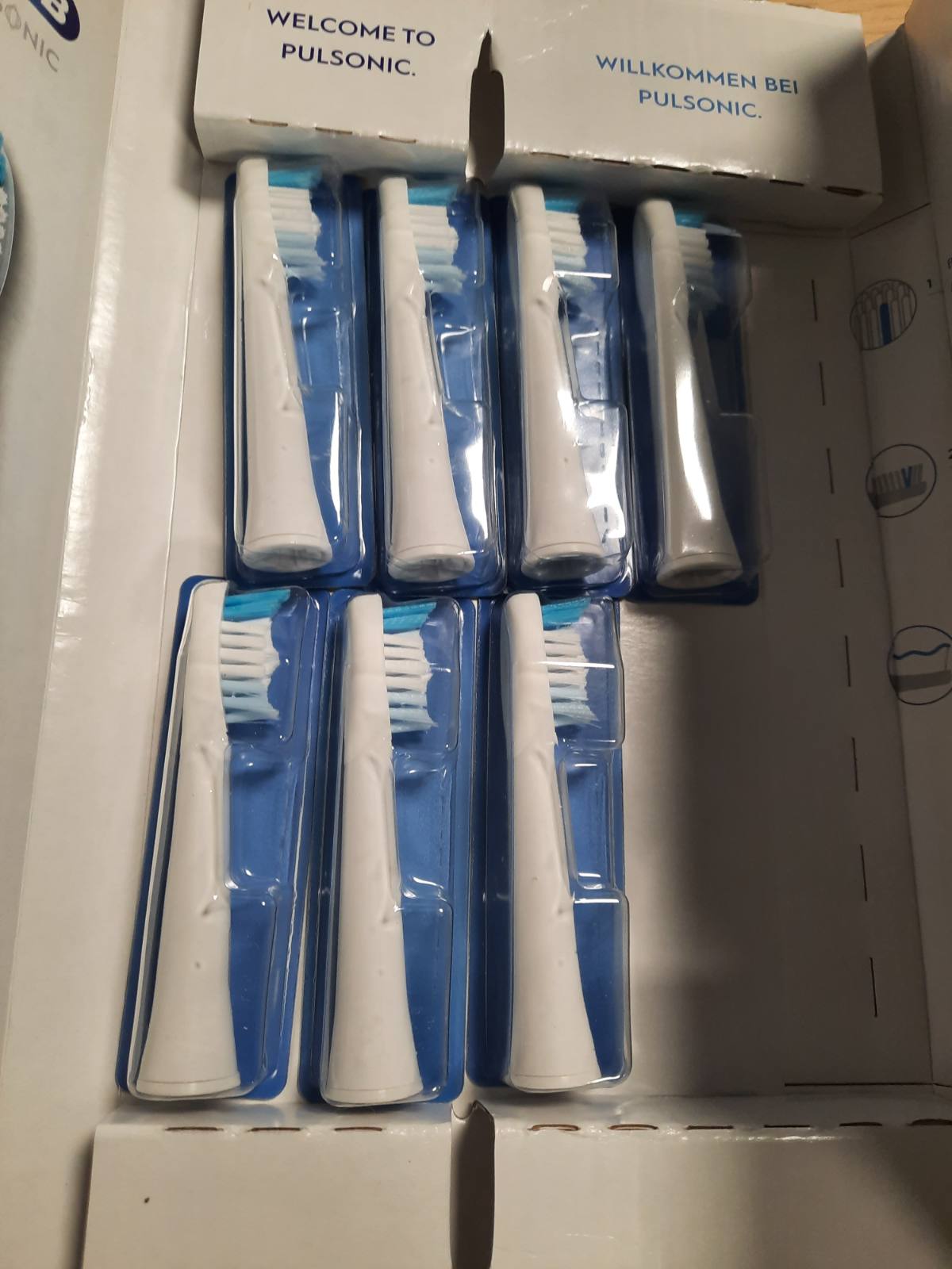 300777 - Koka Furçash Zëvendësuese Oral-B Pulsonic Clean, Pako me 7 Furça, të Bardha