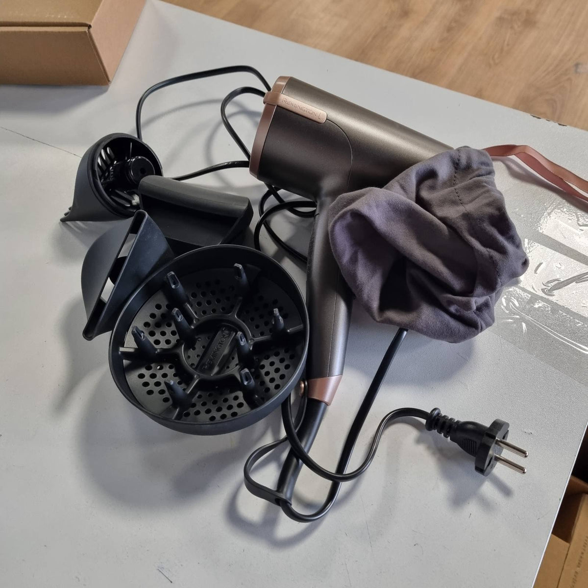 296601 - REMINGTON Tharëse flokësh ONE Jonike D6078, 120 km/orë, 5 aksesorë, 8 kombinime nxehtësie dhe shpejtësie