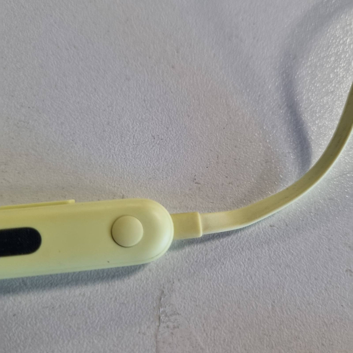 299076 - BEATS Kufje Flex për në vesh – Çip Apple W1, Kufje magnetike, Bluetooth Klasa 1, 12 orë riprodhim, Pa tel – Yuzu e verdhë