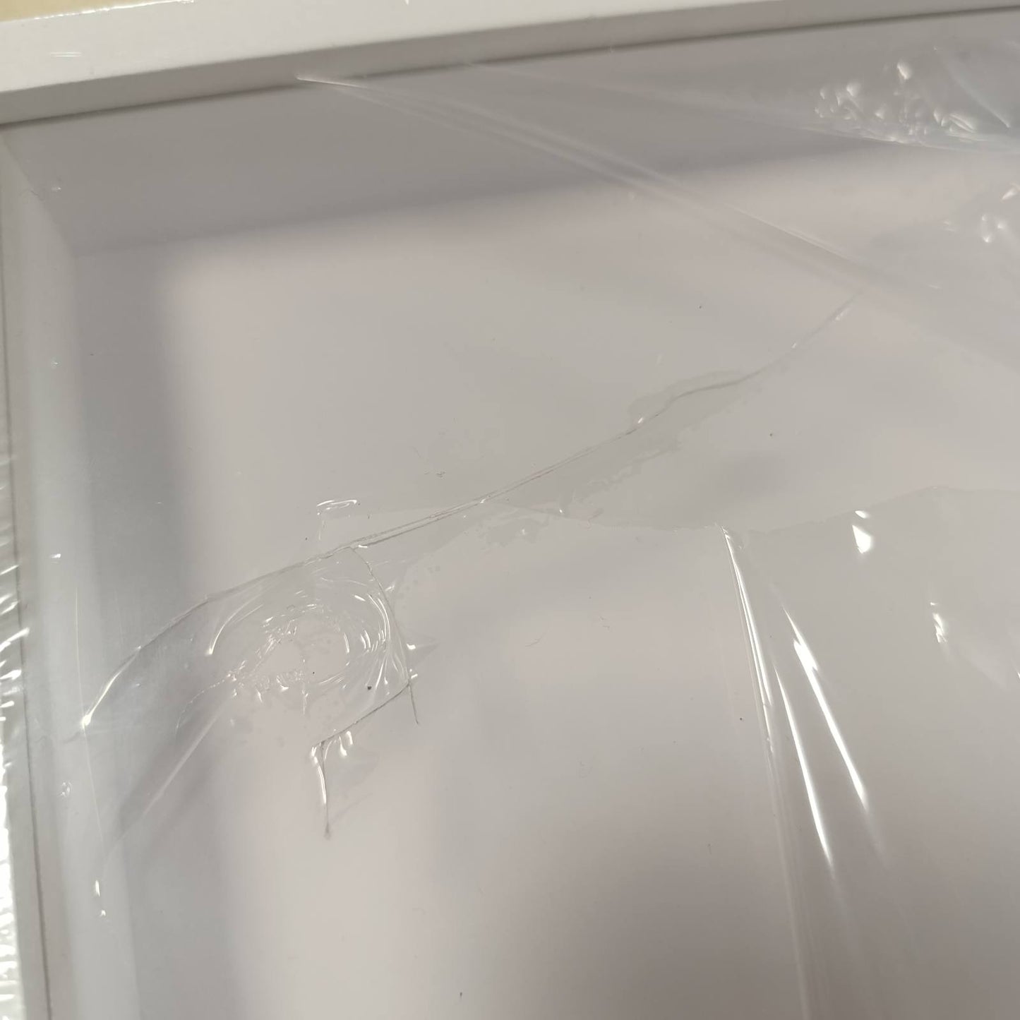 185966 - ROMON Kornizë 3D me Hije të Thellë, Dimensione 31.5x23cm, Mundësi E Vendosjes së Objekteve Fotografike deri në 3cm, Material Akrilik Transparent, E Përshtatshme për Lule Suvenire, Ngjyrë e Bardhë