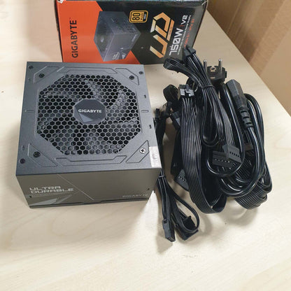 299067 - GIGABYTE UD750GM PG5 V2, Furnizim me energji, PCIe Gen 5.1, 80 Plus Gold, Dizajn plotësisht modular, Ventilator 120 mm, Kompatibël me ATX 3.1, Prizë EU