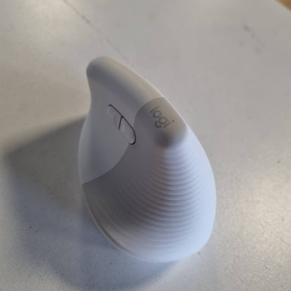 299281 - LOGITECH Lift për Mac, Maus Ergonomik Vertikal Pa Tel, Bluetooth(nuk perfshihet usb), 4 Butona të Personalizueshëm, I pajtueshëm me macOS/iPadOS/MacBook/iMac/iPad - I Bardhë