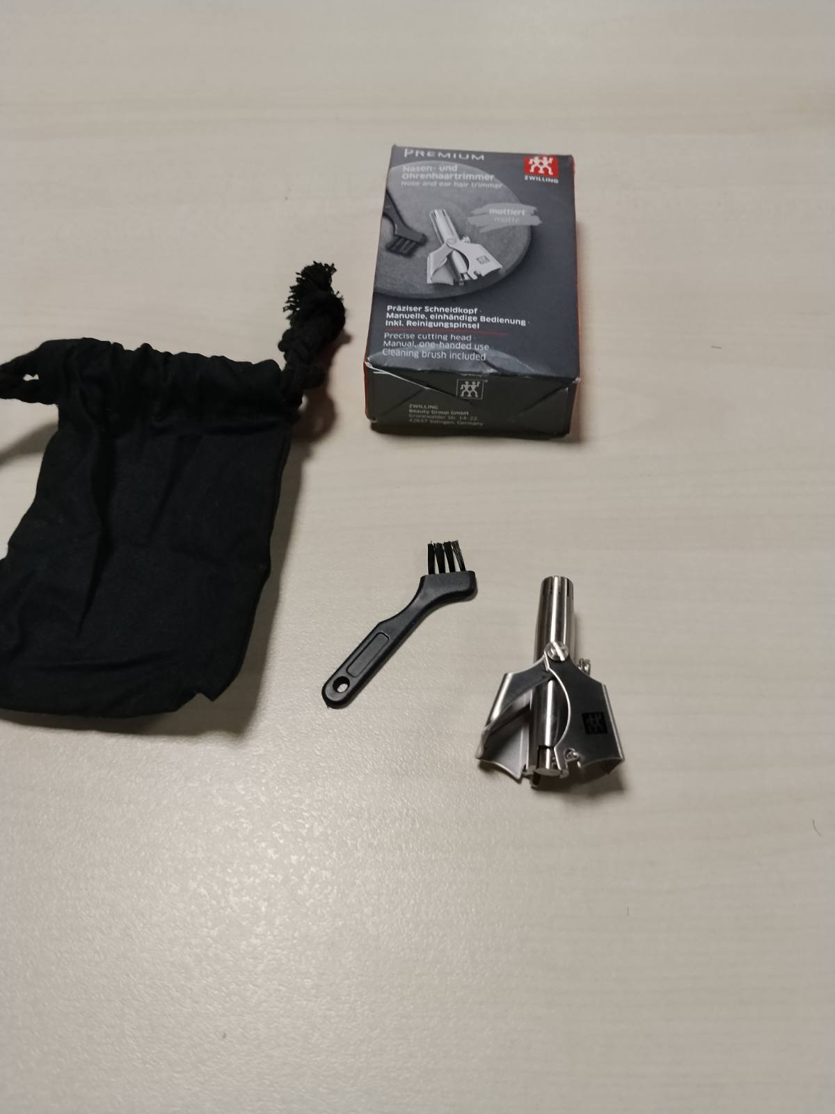 300525 - ZWILLING Prerës qimesh për hundë dhe veshë, 50 mm, argjend, përfshin furçë pastrimi