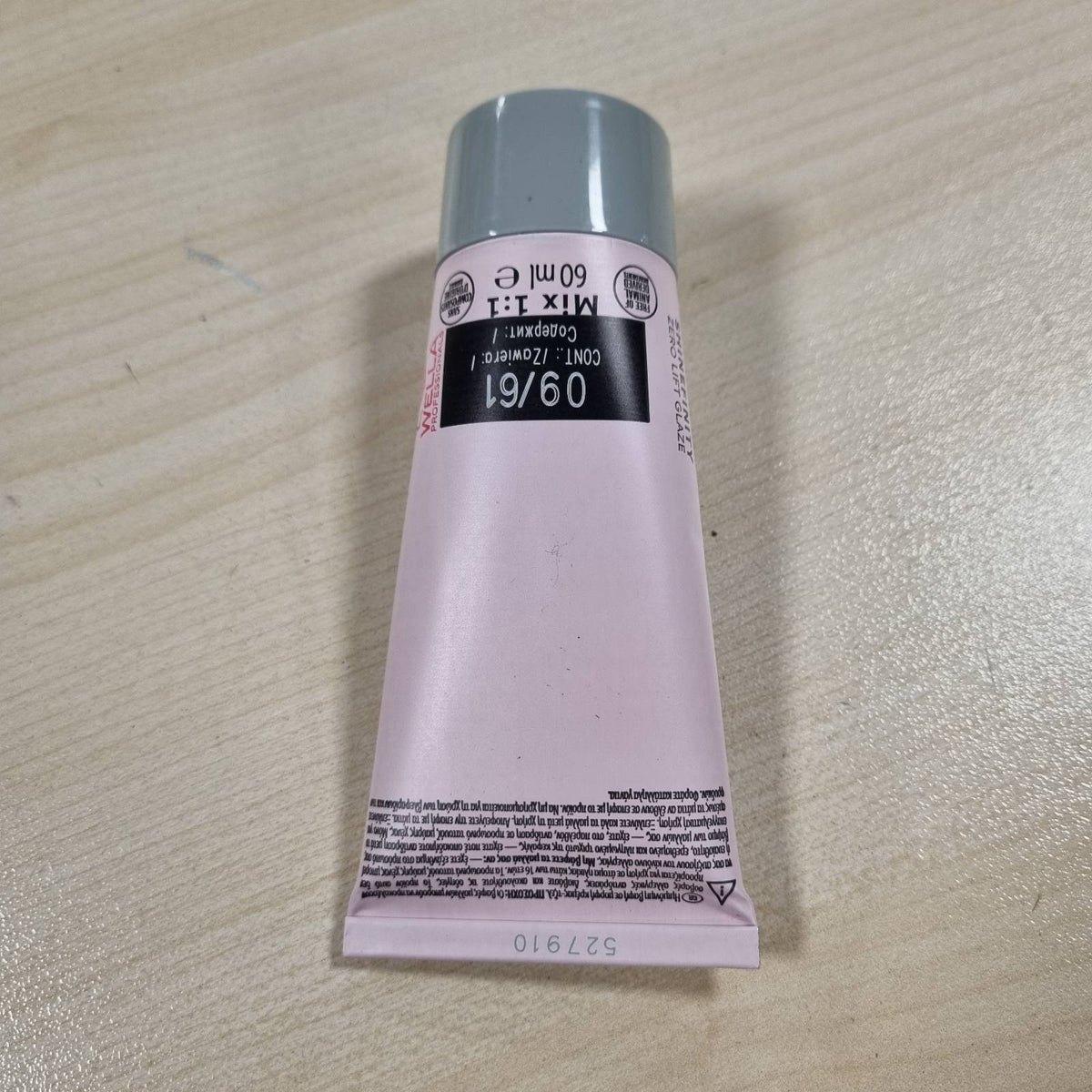 302435 - WELLA PROFESSIONALS Shinefinity Glaze – Ngjyrë e butë për flokë – 60 ml, gjysmë e përhershme, pH neutrale, pa amoniak, deri në 20 larje, vegane – 09/61 Cool Iced Platinum