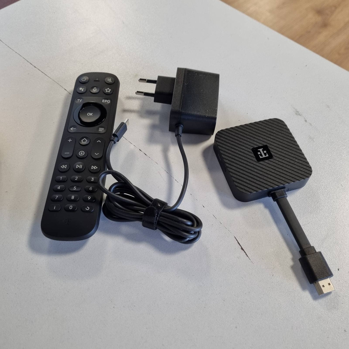 299220 - MAGENTATV STICK - Gjenerata e 2-të, TV dhe Transmetim Wi-Fi, 160 kanale HD, 4K UHD, HDR, transmetim i drejtpërdrejtë dhe me ndryshim kohe