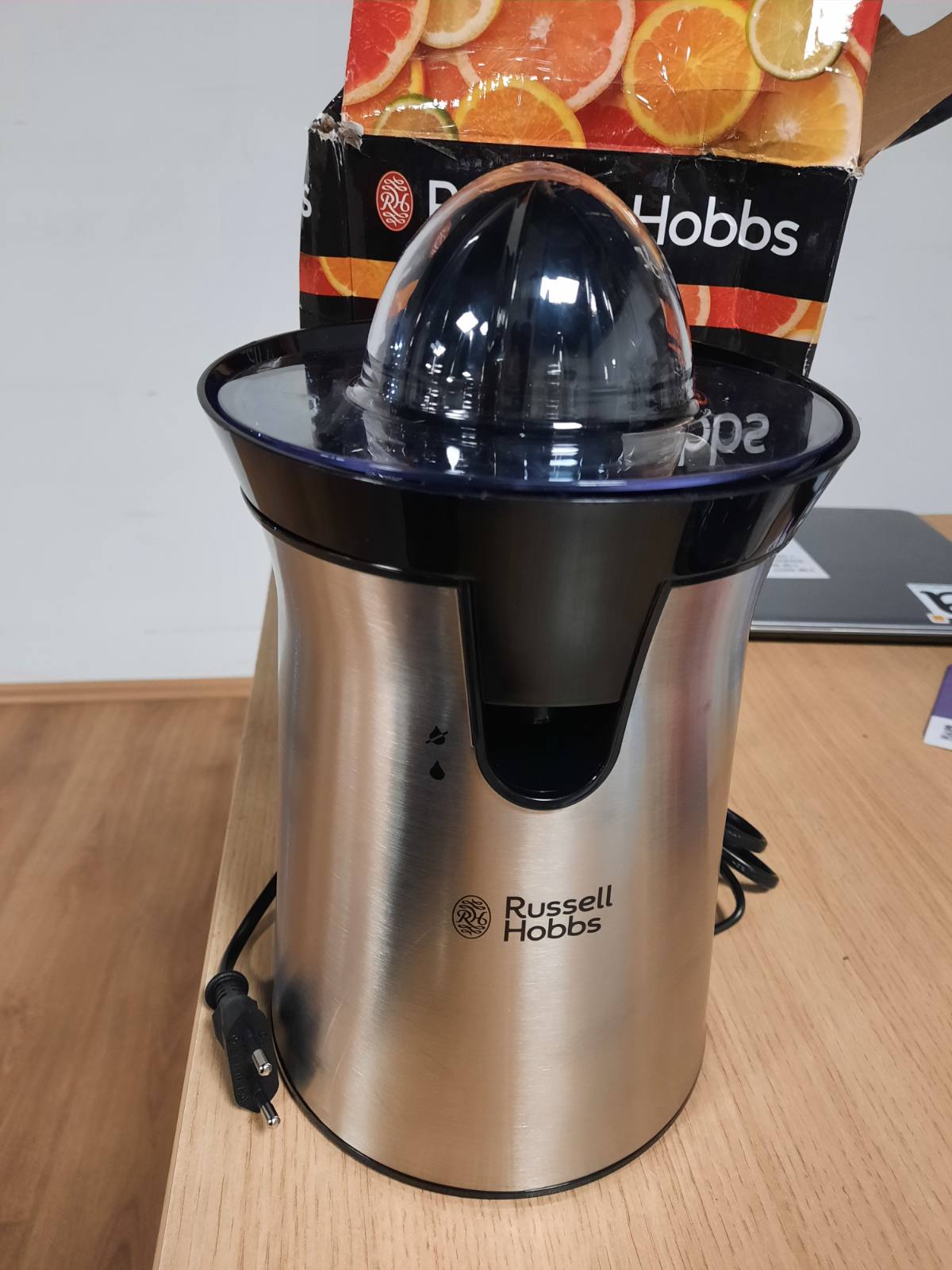 162551 - RUSSELL HOBBS Shtrydhëse Elektrike Agrumesh jë Çelik Inox, 60W, Kapacitet i Madh dhe i Vogël, Rrotullim Dypalësh, Pa BPA, I Sigurt për Lavastovilje, Modeli 22760-56, Ngjyra Gri