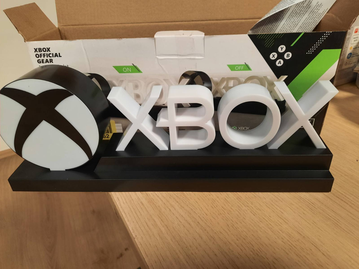 196284 - Nike, Dritë e tavolinës së lojërave me ikona Xbox, Modalitetet Standarde dhe Dinamike të Dritës, Material: Plastik, Dhuratë ideale për lojtarët e Xbox.