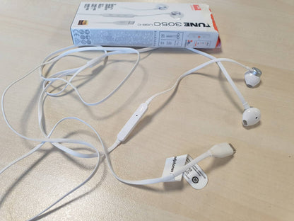 296069 - JBL Kufje Tune 305 C me JBL Pure Bass Sound, mikrofon dhe lidhje USB-C, të bardha
