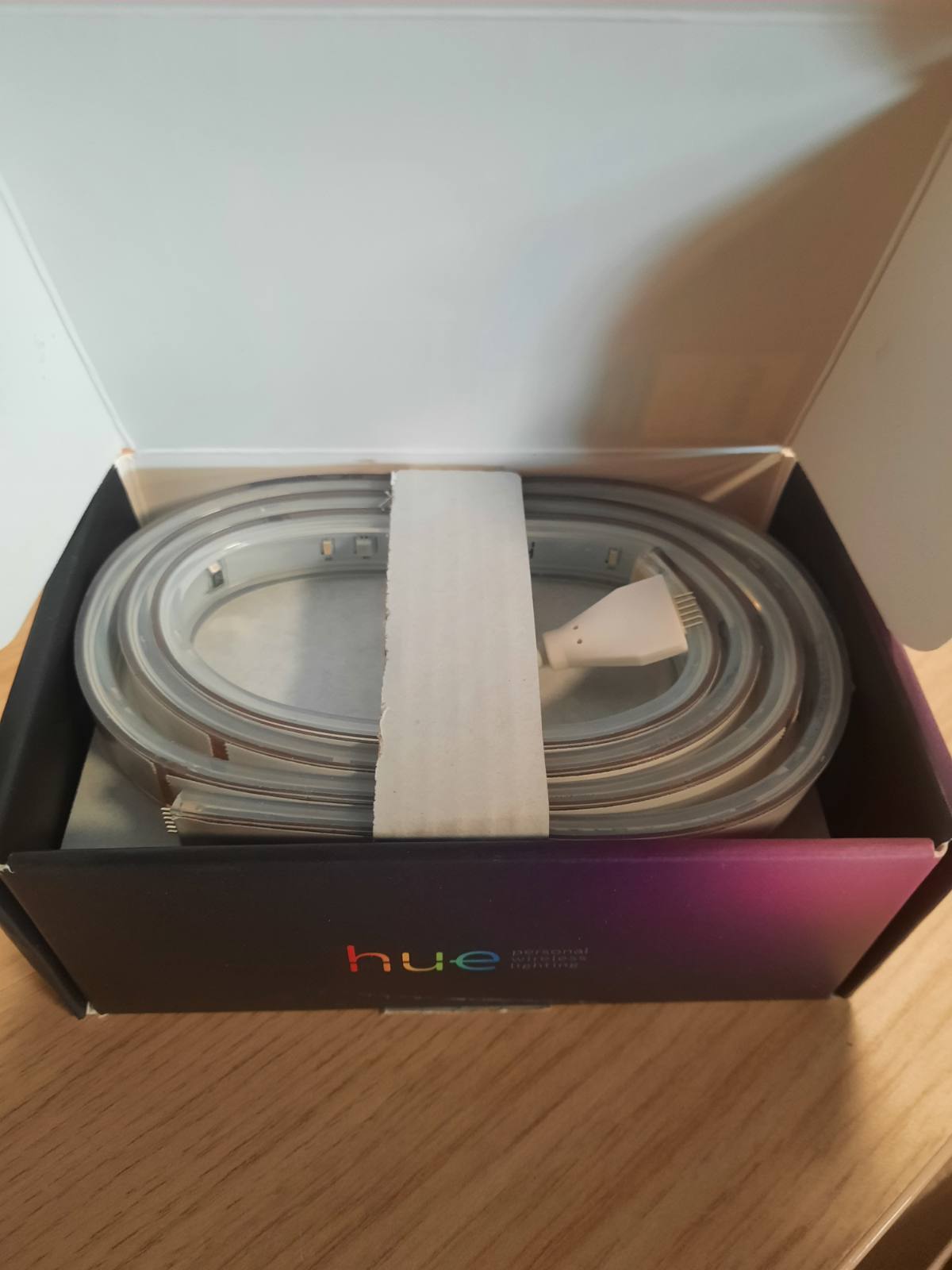 223424 - PHILIPS HUE - White & Color Ambiance Lightstrip Plus Extension, 1m, shirit LED, 16 milionë ngjyra