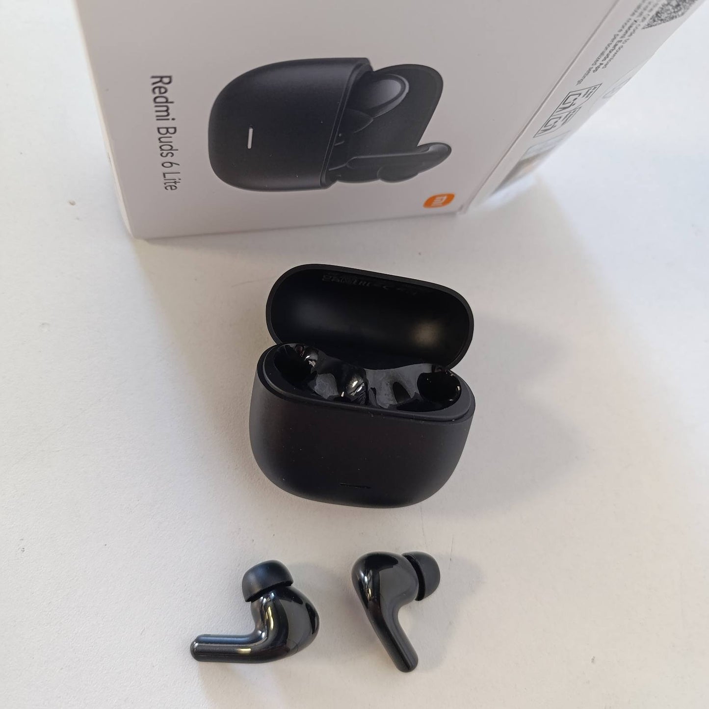 276840 - XIAOMI Kufje Redmi Buds 6 Lite - pa tel, me anulim zhurme, të lehta, deri në 36 orë jetëgjatësi baterie, Bluetooth 5.3, të zeza (Versioni ES)