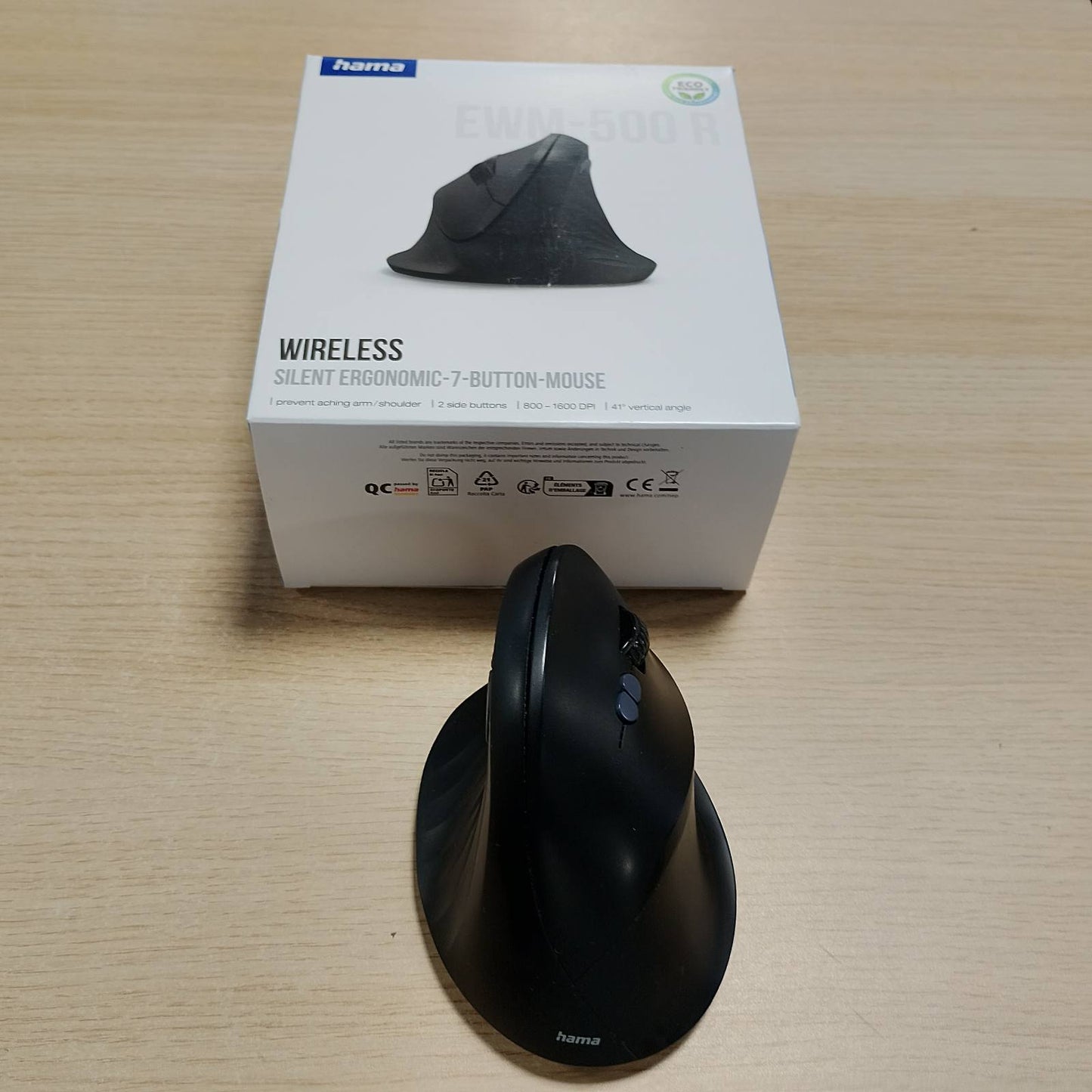 320195 - HAMA Maus vertikal pa tel, optik, 7 butona, ergonomik për dorën e djathtë, 1000/1400/1800 DPI, 2.4 GHz, i zi