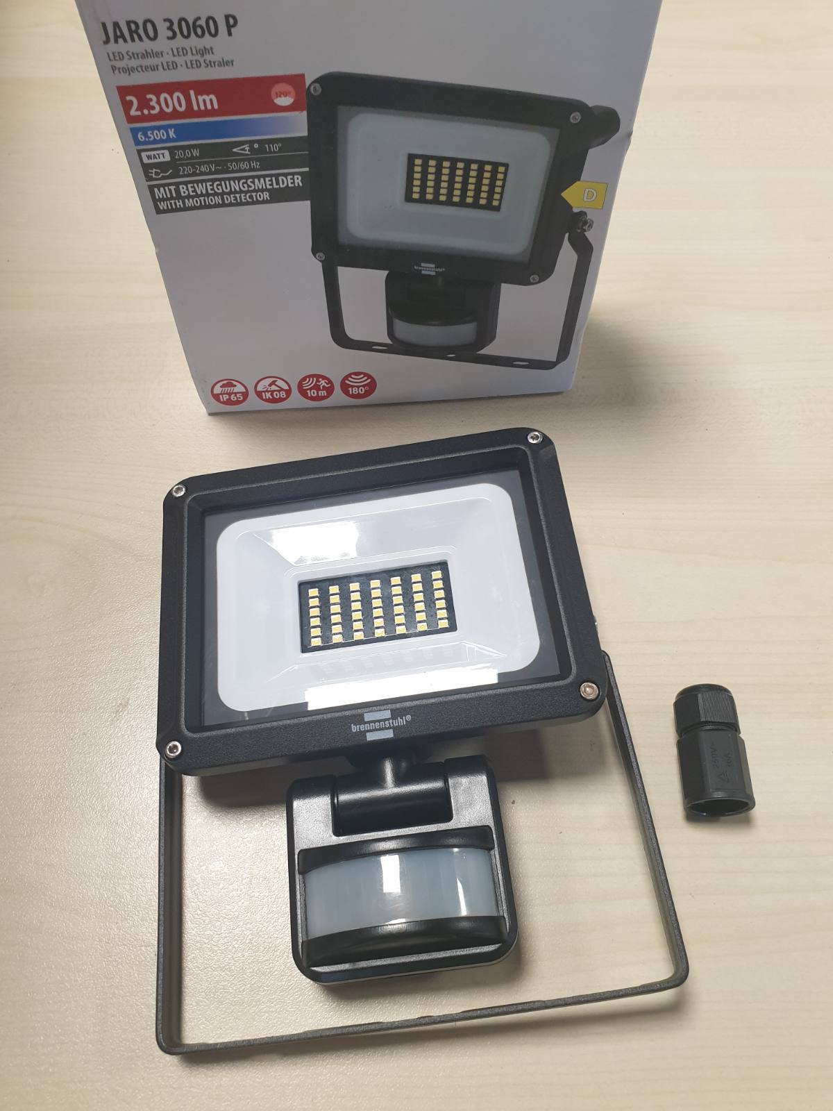 196660 - BRENNENSTUHL JARO 3060 P Llambë Muri LED për Jashtë, IP65, 20W, 2300lm, 6500K, me Detektor Lëvizjeje dhe Sensor Muzgu