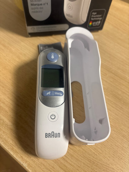 298094 - BRAUN Termometër veshi ThermoScan 7 BRAIRT6520, Teknologjia e Precizionit Age, ekran dixhital me kodim ngjyrash, miqësor për foshnje dhe fëmijë të vegjël