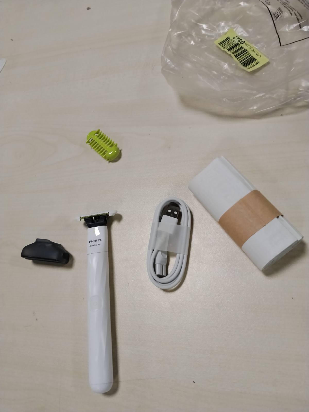 315959 - PHILIPS OneBlade Intime QP1924/30, rruajtje intime, 1.5 mm, 0.1 kg, material plastik