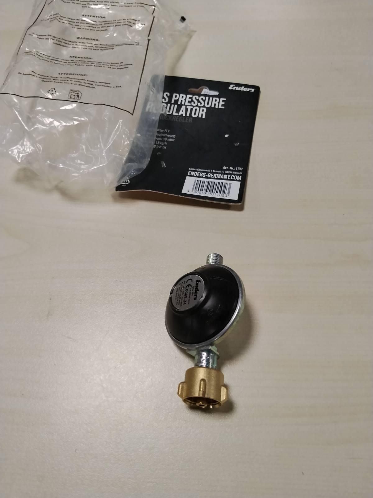 289013 - ENDERS Rregullatori i presionit të gazit me mbrojtje nga këputja e tubit EFV 50 mbar, 1.5 kg/orë, lidhje G 1/4" LH, argjend