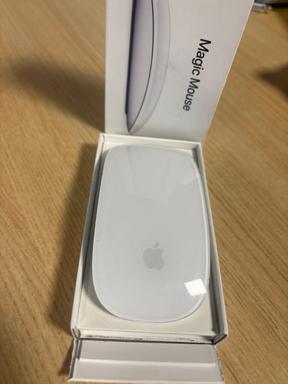 319595 - APPLE Magic Mouse, Bluetooth, i rikarikueshëm, i pajtueshëm me Mac ose iPad, E bardhë, sipërfaqe me shumë prekje (USB-C)