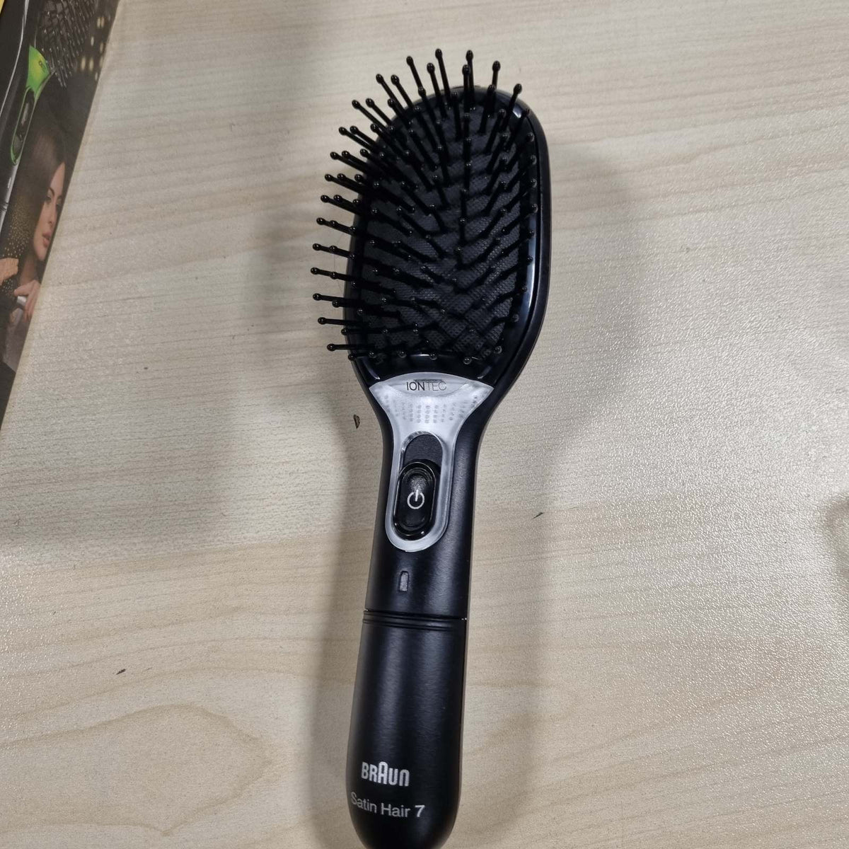 303002 - BRAUN Furçë elektrike BR 710 Satin Hair 7, e zezë