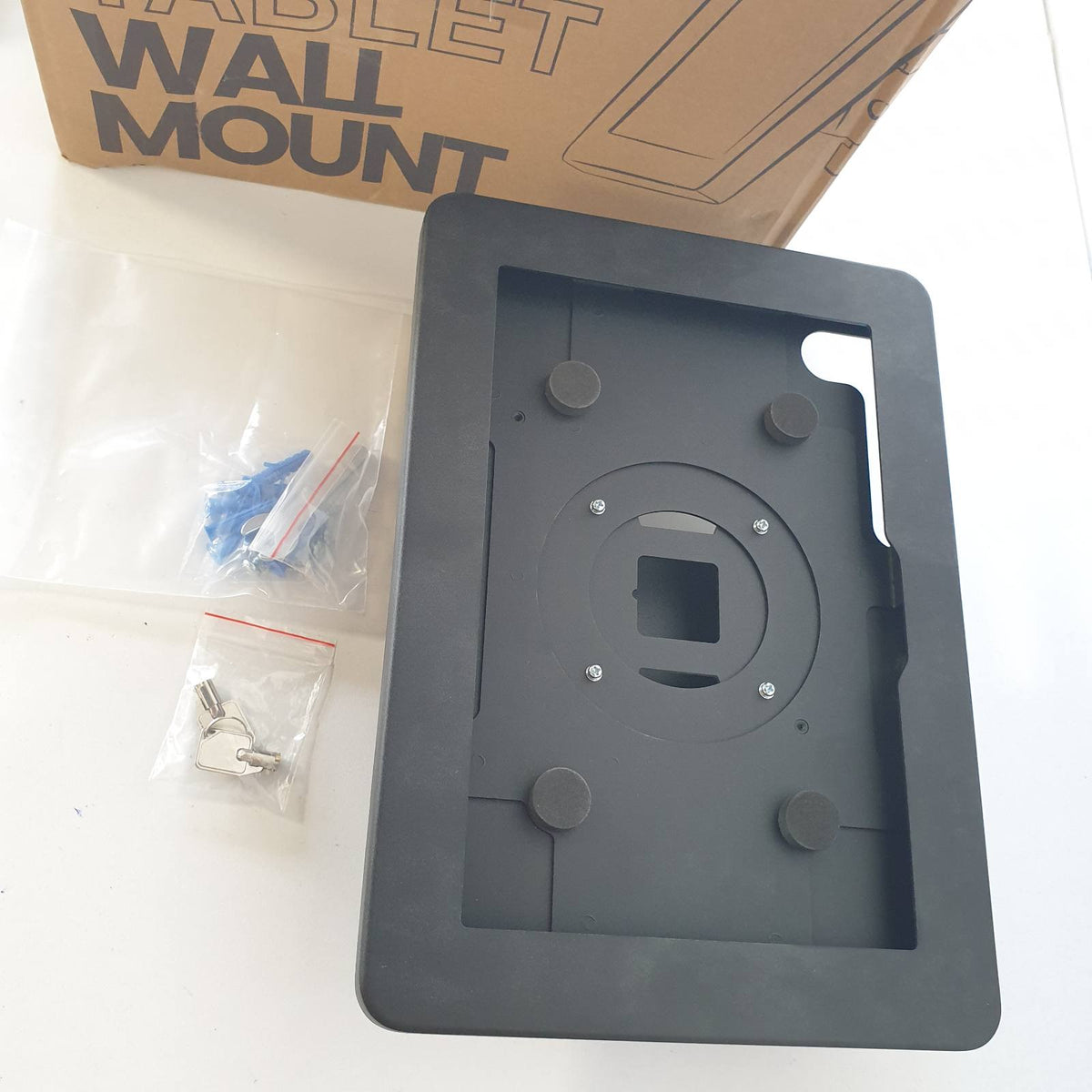 299079 - BEELTA Mbështetëse për tablet në mur, e pajtueshme me Samsung Galaxy Tab A11+, Tab A9+, e mbrojtur nga vjedhja me kyç, tërësisht metalike, e anueshme – BSW101BJ
