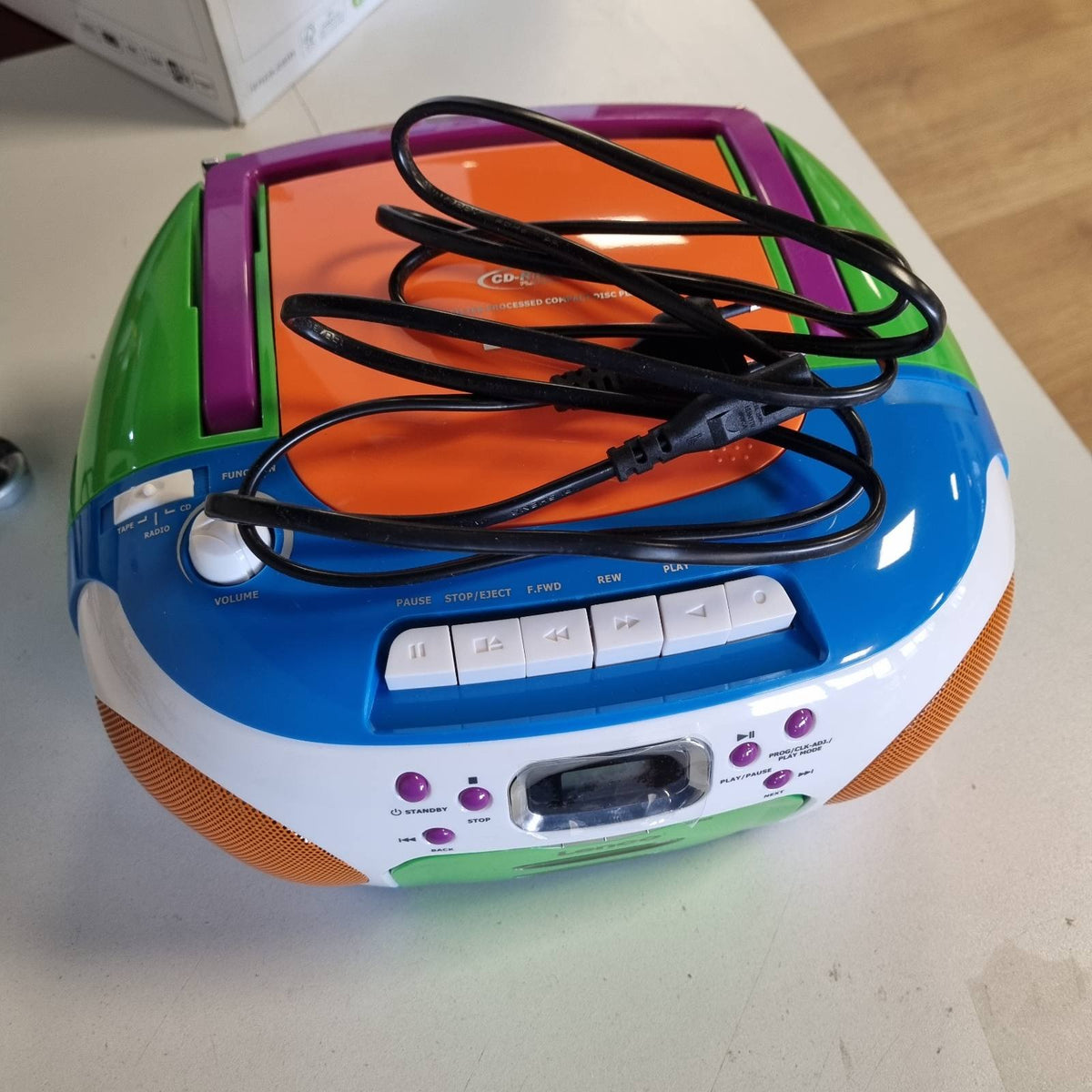 299177 - LENCO SCD-971, CD Player, Radio CD Player, Portativ, CD Player - Radio për Fëmijë, Radio Kasetofon me CD, Prizë Kufjesh, Memorie Pistash, Ngjyra: Shumëngjyrëshe