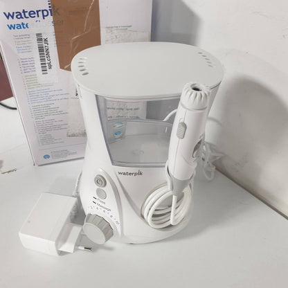 305732 - WATERPIK ULTRA, ujitës oral profesional, Teknologji Precize Pulsi, Heqje deri në 99.9% të Pllakës, 6 Gryka, 10 Modalitete Individuale, Kohëmatës i Integruar, i bardhë.