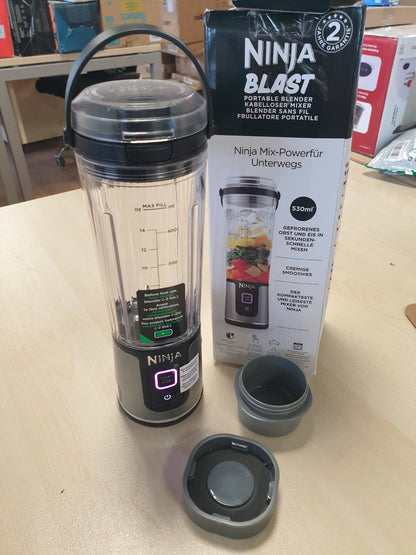 288313 - NINJA Blast Blender dhe Përgatitës Smoothie-sh, Filxhan 530ml me kapak të papërshkueshëm nga rrjedhja, pa kabllo dhe i rikarikueshëm, thërrmon akullin dhe frutat e ngrira, i Zi, BC151EUBK