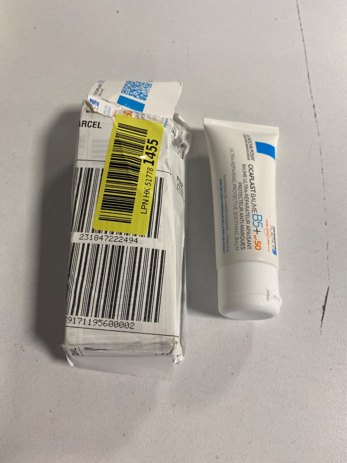 321694 - LA ROCHE-POSAY Cicaplast Baume B5+ SPF 50, Krem rigjenerues për lëkurë të ndjeshme dhe të irrituar, me Procerad, Tribioma, Madecassoside dhe Vitaminë B5, 40 ml