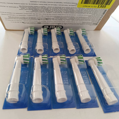 321110 - ORAL-B - Qese për thithje PRO CrossAction, 10 pika