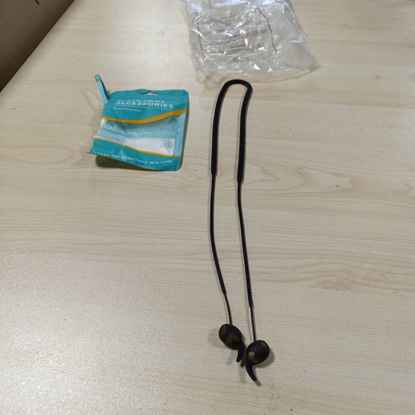 269551 - I pajtueshëm me rrip anti-humbje për Galaxy Buds 3, mbajtëse silikoni për kufje sportive (e zezë)