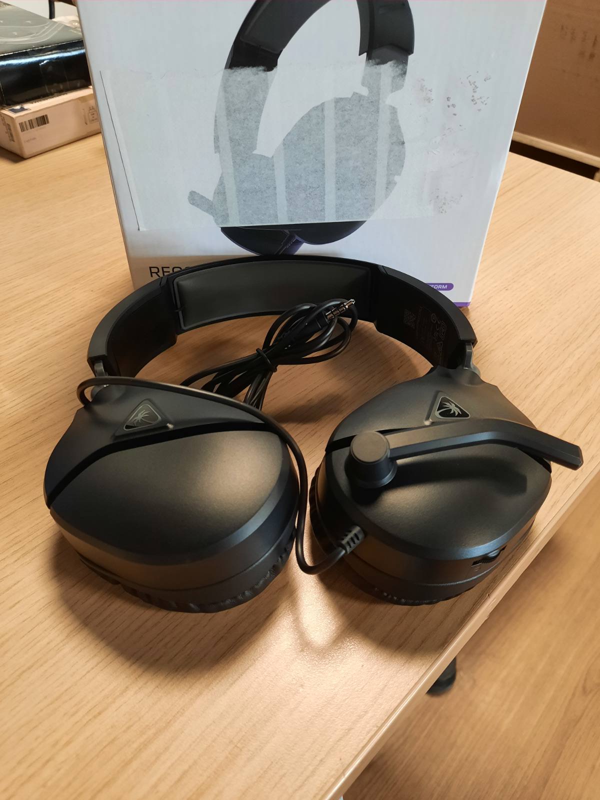 319887 - TURTLE BEACH Kufje për lojëra Recon 70, universale për PS5, PS4, Xbox Series X|S, Xbox One, PC dhe celular