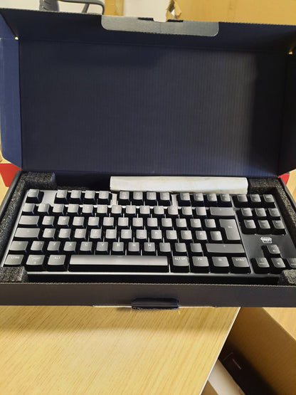 319612 - CHERRY XTRFY K4V2 TKL, Tastierë Lojërash me Tel, QWERTZ, Ndriçim RGB, Çelësa Mekanikë MX2A të Kuq, E Zezë