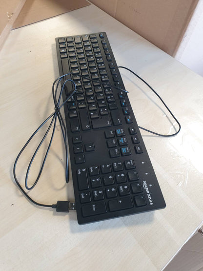 274375 - Amazon Basics Tastierë me paraqitje gjermane, e sheshtë, me kabllo USB, e zezë mat