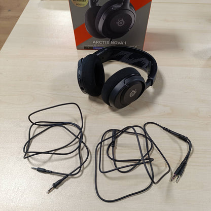268052 - STEELSERIES ARCTIS NOVA 1 - Kufje Lojërash me Shumë Sisteme, Hi-Fi me Drajverë, Tingull Hapësinor 360°, Jastëkë Veshësh me Shkumë Memorieje, Mikrofon me Anulim Zhurmesh, PC, PS5, PS4, Switch, Xbox, E Zezë