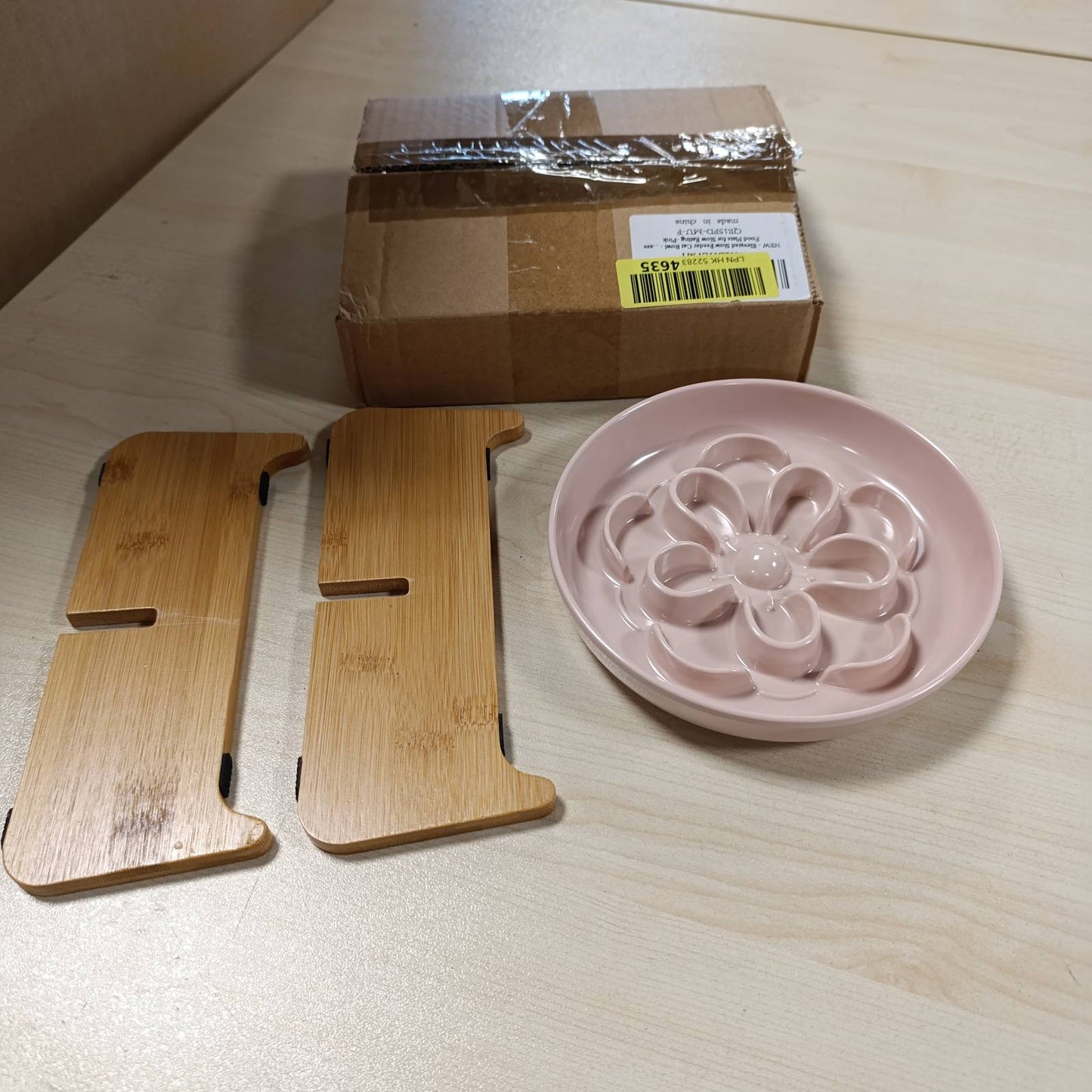 209525 - MACOWN Tas për macë me ngrënie të ngadaltë, Enë prej Melamine me Mbështetëse Bambuje Anti-rrëshqitëse, Dizajni i Lulëve dhe Labirintit, Rozë
