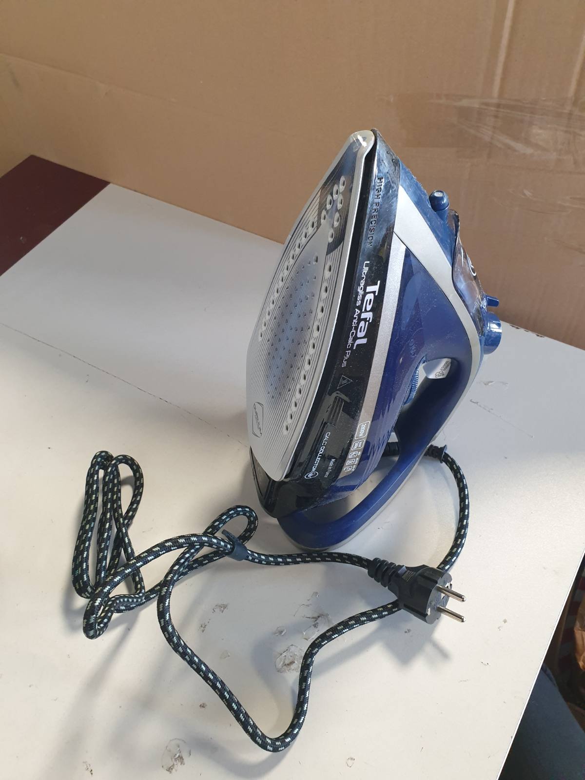 277392 - TEFAL Hekur me avull Ultragliss Plus, 2800W, prodhim avulli 50 g/min, shtytje avulli 260 g/min, FV6846