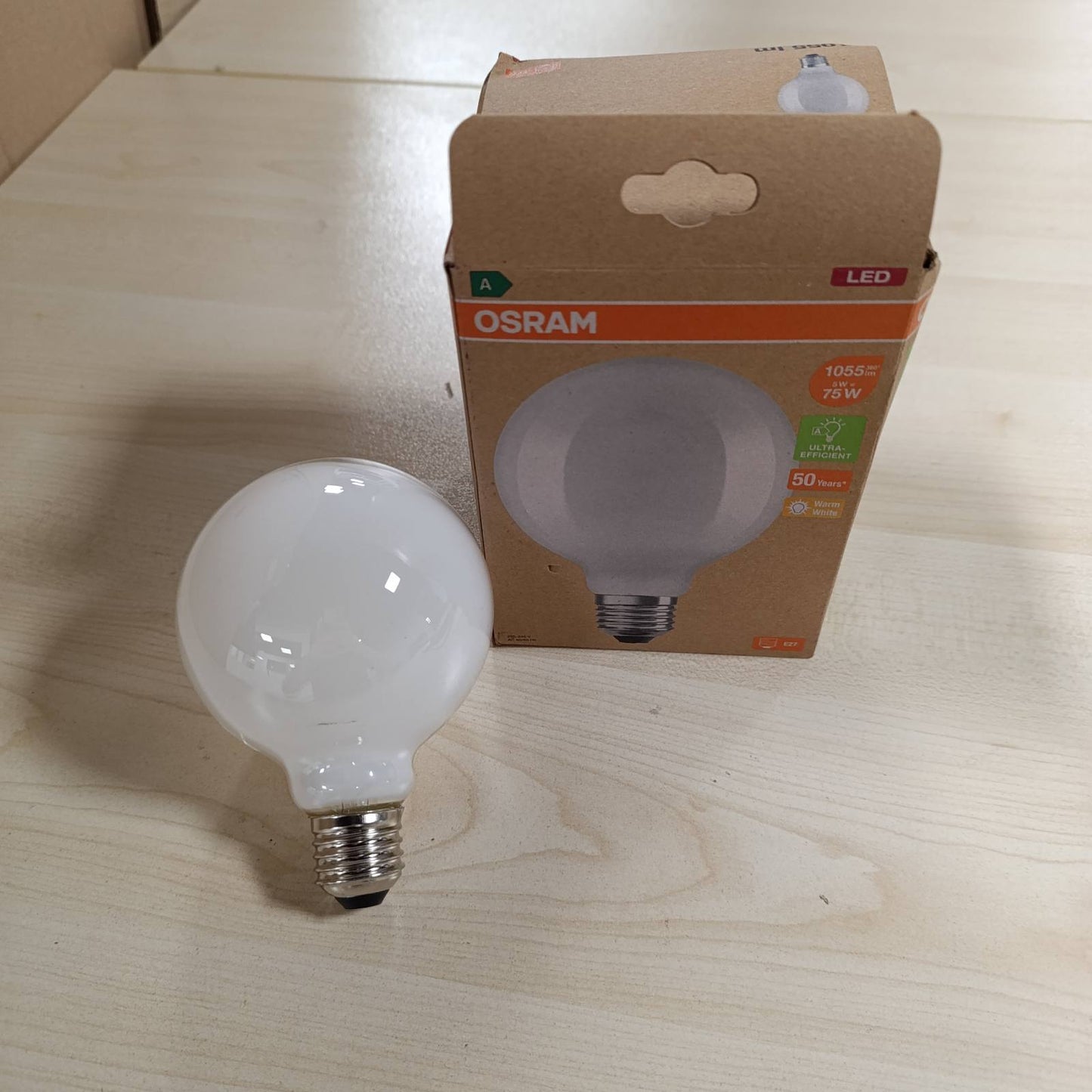 220110 - OSRAM Llambë LED Glob, E27, 5 W, 1055 lm, 2700 K, e bardhë e ngrohtë, klasë A, dizajn i mbuluar me akull, dritë 100% e menjëhershme