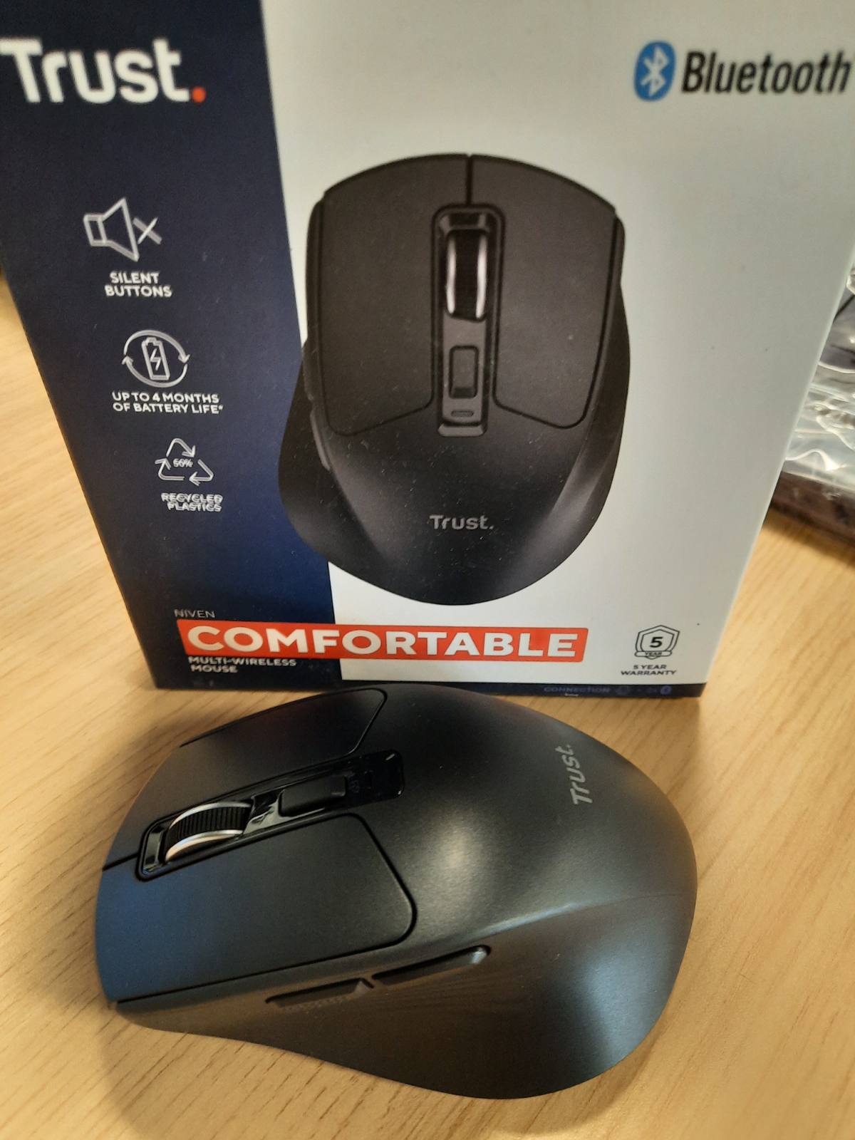 276794 - TRUST Maus pa tel Niven, Bluetooth + 2.4GHz, 800-3200 DPI, Maus i rehatshëm, 50% plastikë e ricikluar, i Zi