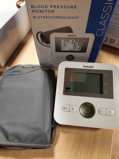 316547 - BEURER Monitor tensioni i gjakut BM 27 për krahun e sipërm, manshetë 22-42 cm, validim klinik, tregues rreziku, zbulim i aritmisë, transferim të dhënash në Apple Health