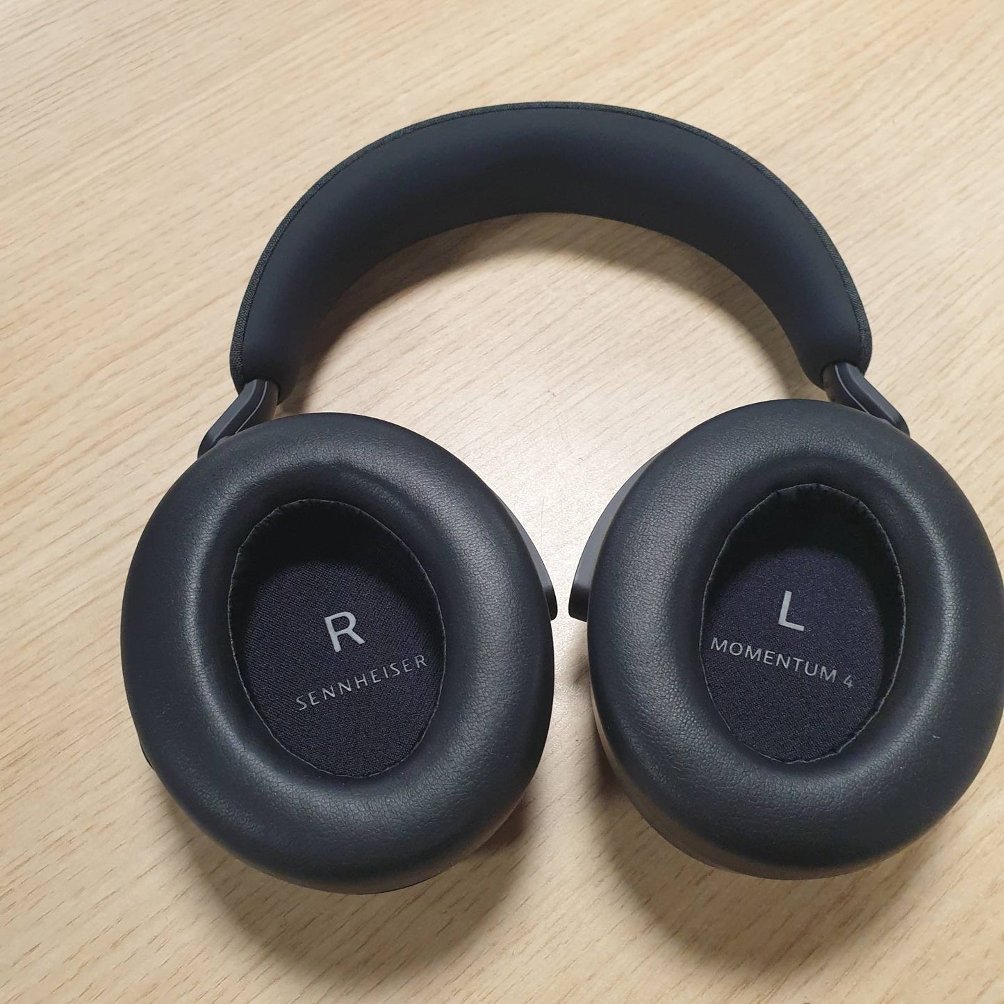319294 - SENNHEISER MOMENTUM 4 - Kufje pa tel me anulim zhurme, Bluetooth, jetëgjatësi baterie 60 orë, të palosshme, të zeza