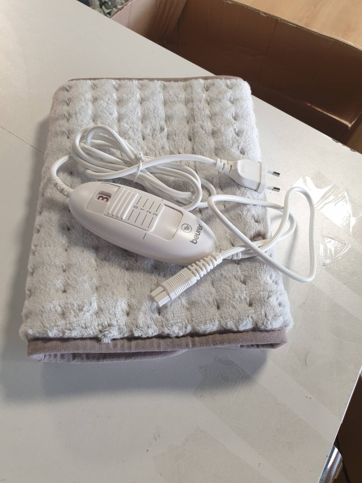 316248 - BEURER Jastëk ngrohës HK 123 XXL Nordic, 60 x 30 cm, 3 cilësime temperature, fikje automatike, i larë në lavatriçe, lesh artificial