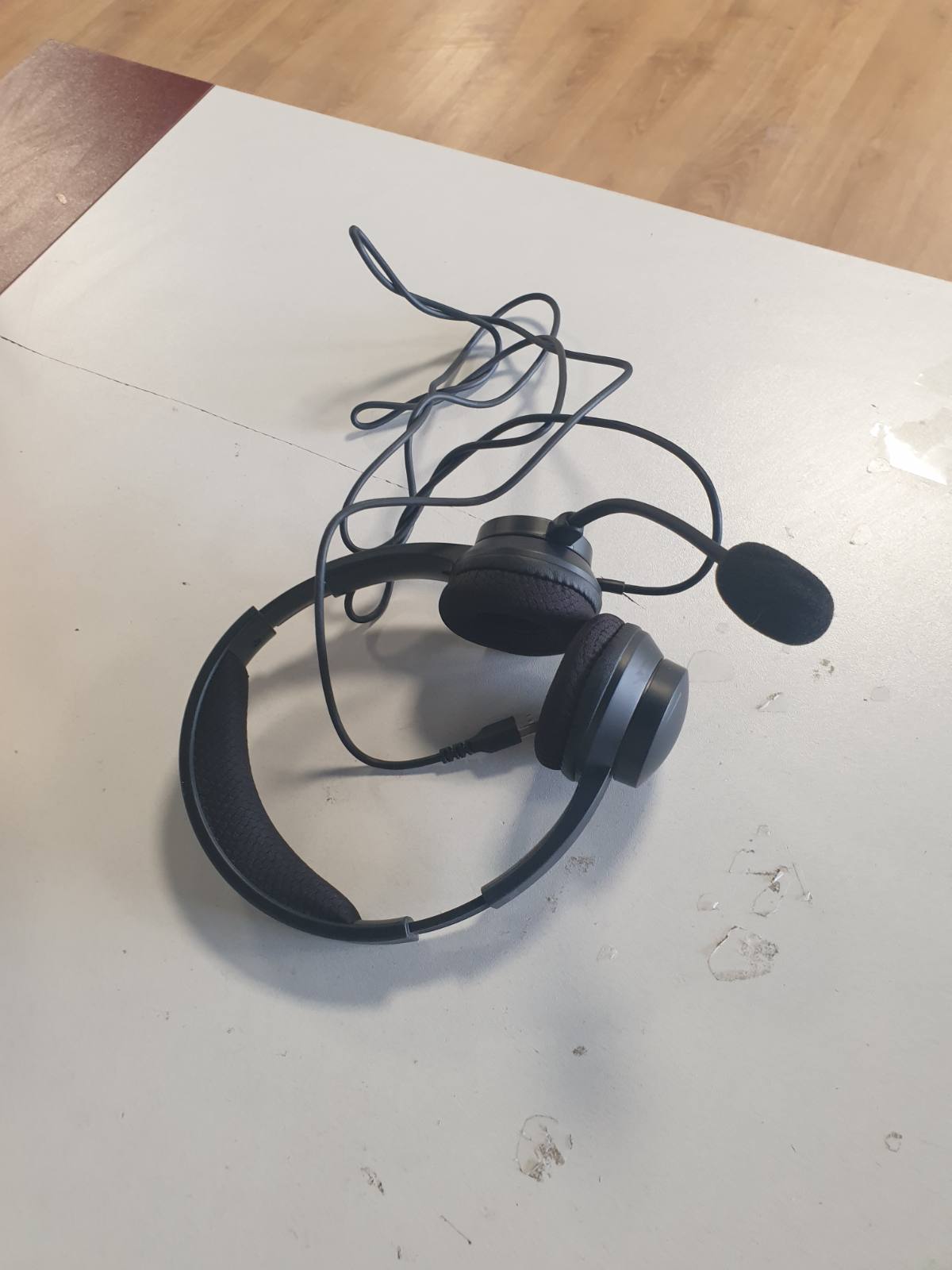 276705 - TRUST Kufje USB Roha II me mikrofon, të zeza – mikrofon ENC, dizajn i lehtë, kabllo 1.80 m, 85% plastikë e ricikluar