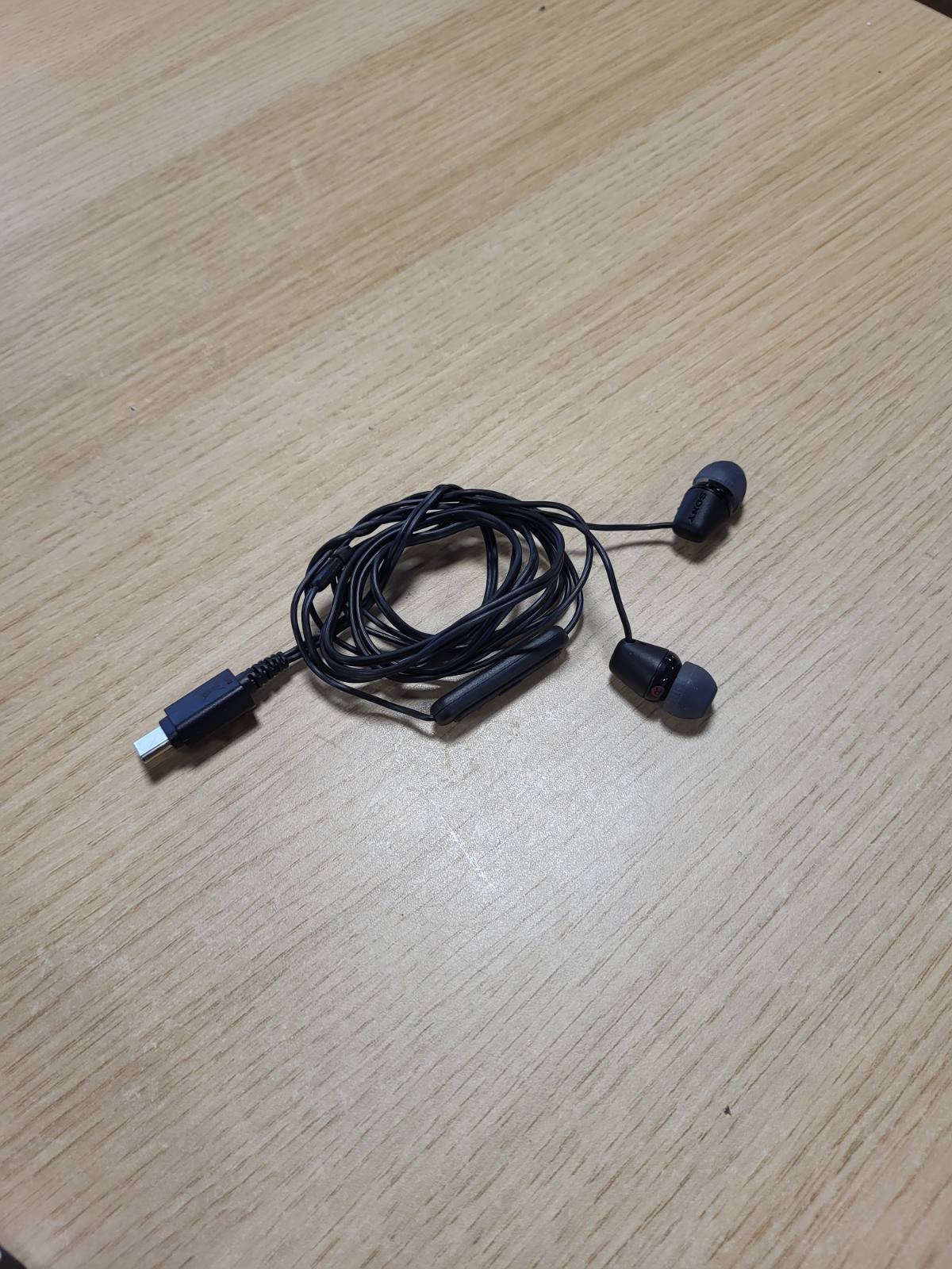 276766 - Sony IER-EX15C Kufje USB-C me mikrofon | të pajtueshme me Android, iOS, tablet, laptop dhe PC | të zeza