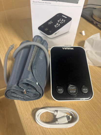 316968 - VIMMK MONITOR DIXHITAL I PRESIONIT TË GJAKUT PËR KRAHUN E SIPËRM ME EKRAN LED, ZBUKIM TË ARITMISË, MATJE TË PULSIT, 2 X 120 CILËSIME MEMORIE, MADHËSIA E MANSHTETËS 22-40 CM